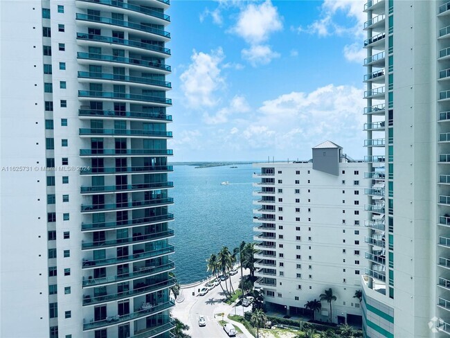 Building Photo - 1300 Brickell Bay Dr Unit 1606 Rental