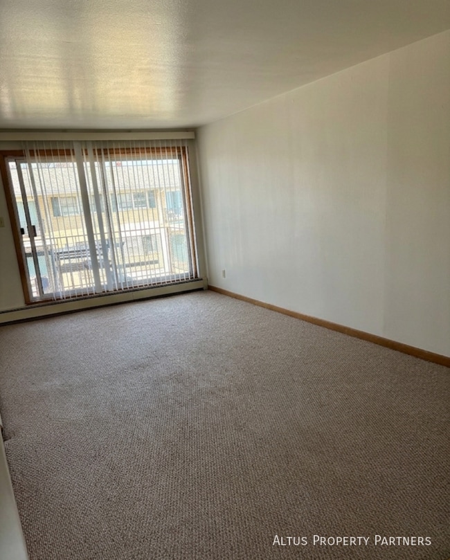 Photo - 17385 70th Ave Unit I - Classic