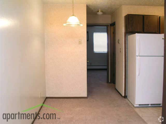 Dining Room - Partridge Run Apartments
