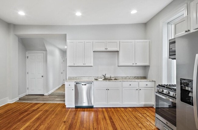 Photo - 119 N 4th St