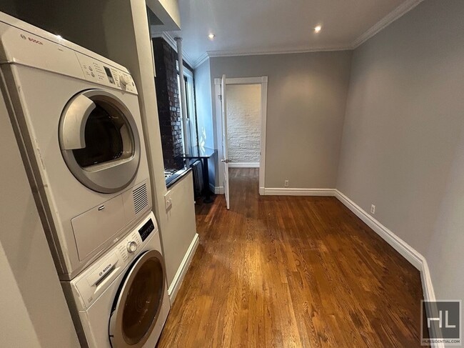 Photo - East 13th Street Unidad 5E