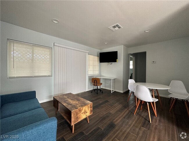 Building Photo - 621 N 11th St Rental