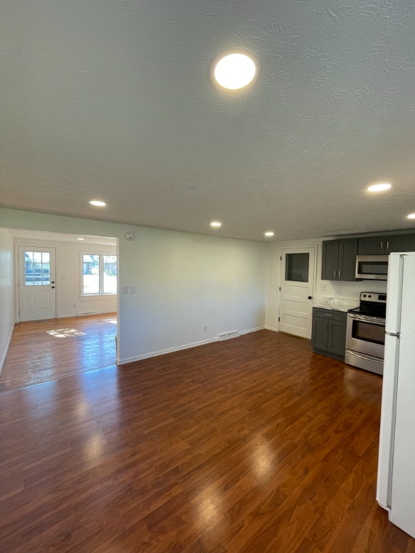 Photo - 218 Mouser St