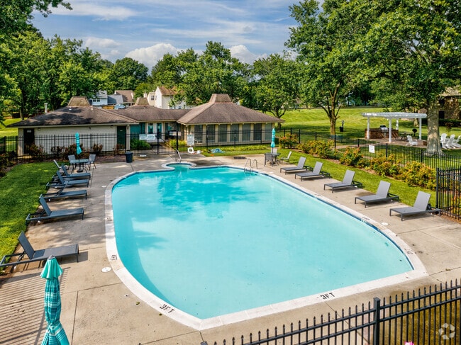 Tivoli Apartments Pool