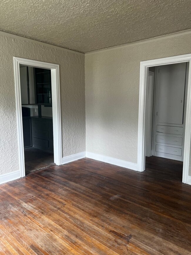 Photo - 2901 Tilles Ave