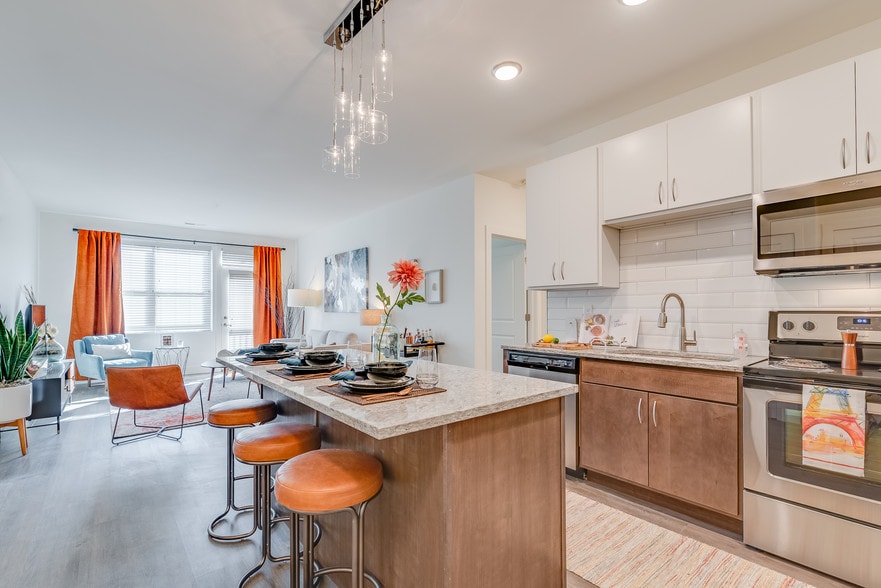 2 Bed/ 2 Bath