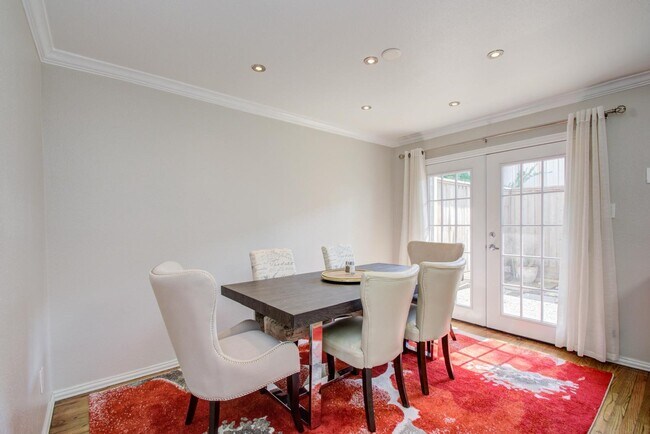 5807 Beverly Hill St Unit 16