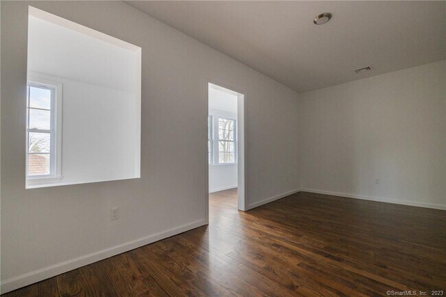 340 Pleasantview Ave Unidad 2nd/3rd floors