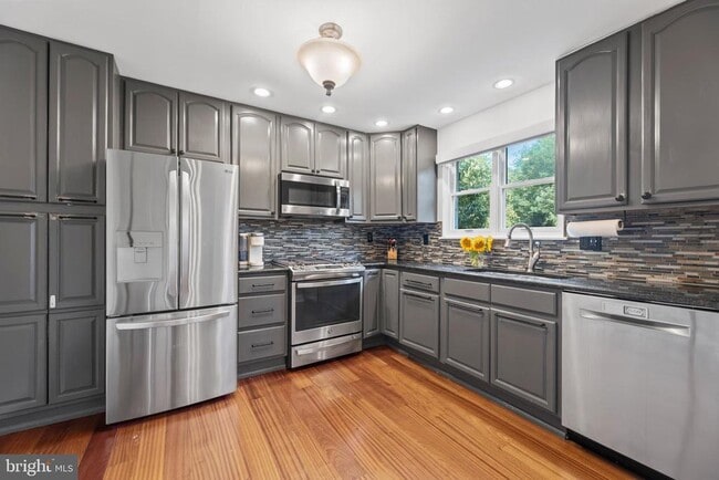 Photo - 1621 Clearview Ave