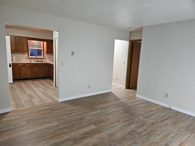 Photo - 610 N Wagner Ave