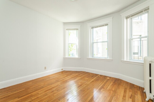 Photo - 21 Worthington St