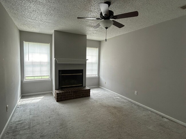Photo - FALL MOVE-IN SPECIAL: 50% OFF 1st MONTH'S ...