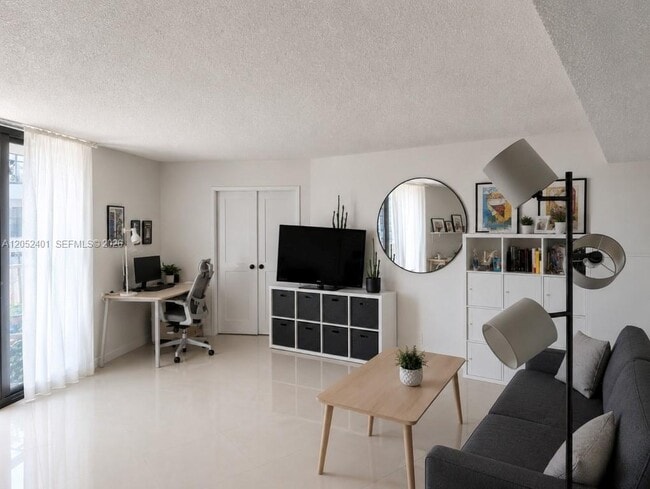 Building Photo - 6830 Indian Creek Dr Unit 8A