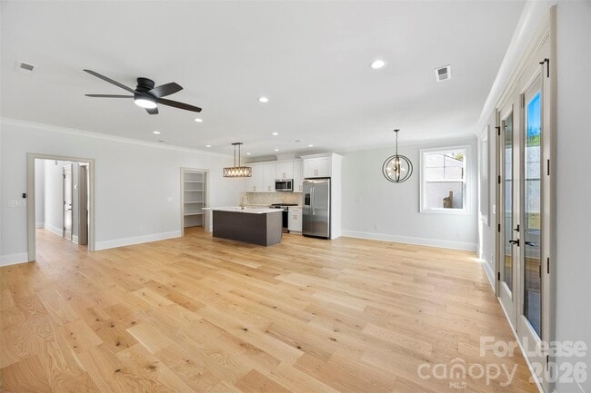 Photo - 1329 Condon St