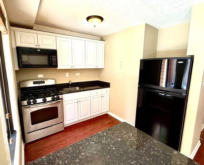 Photo - 1440 N St NW Unidad 205