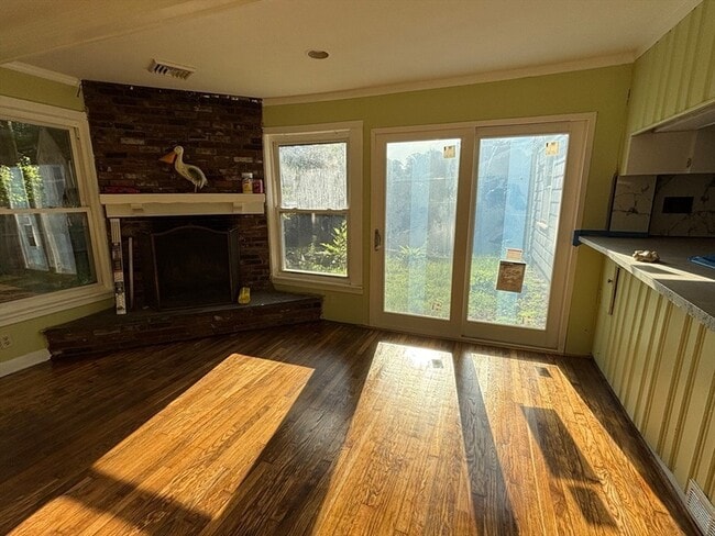 Photo - 215 Jaffrey St