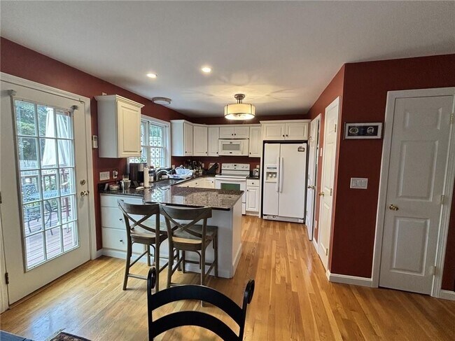 Photo - 28 Fenner Ave