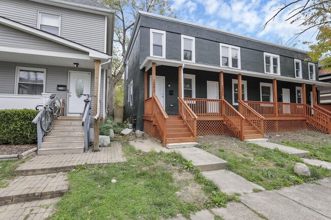 Photo - 2486 Findley Ave