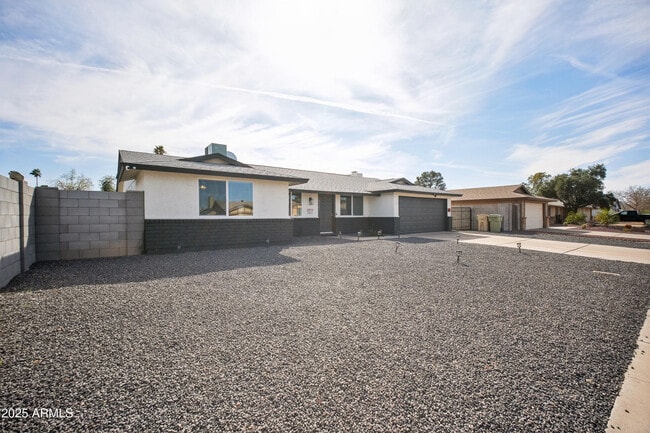 Building Photo - 6123 W Karen Lee Ln