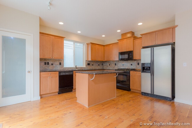 Photo - Lovely 4 BD* 2.5 BA* Single Family Home Located Near Quatama MAX Station, Tanasbourne Mall & Orenco!
