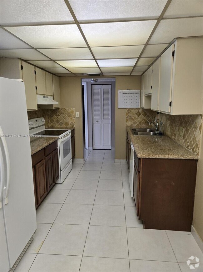 Building Photo - 1301 NE 7th St Unit 207 Rental
