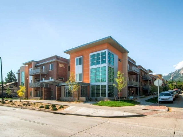 Saga Boulder