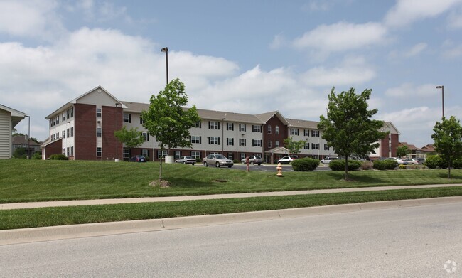 Exterior - Wyndam Place Senior Residence - Lawrence Rental