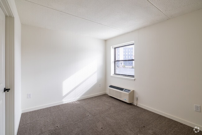 1BR, 1BA - 504SF - Bedroom - The Atlas on Senate