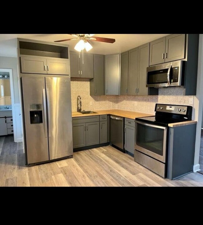 Photo - 1425 Deacon St