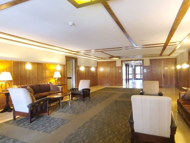 Photo - 2881 Meridian Ave