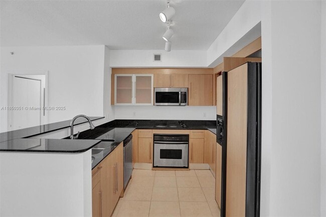 Photo - 335 S Biscayne Blvd