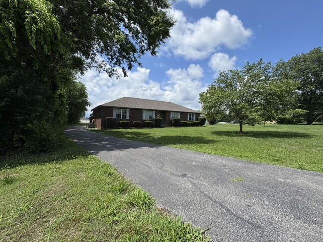 Building Photo - 1426 1/2 Alhambra Dr