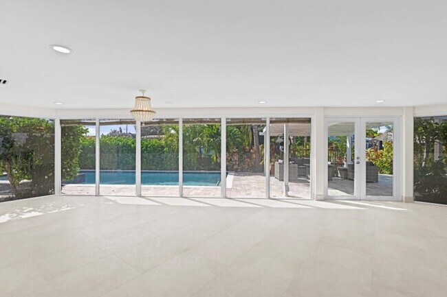 Photo - 391 SE 7th Ave