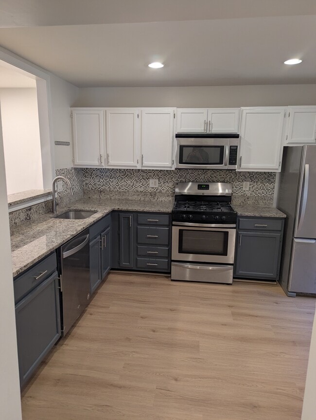 Photo - 28 Windbrooke Cir