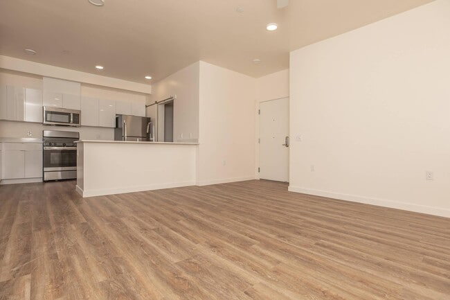 1x1 Entry Way