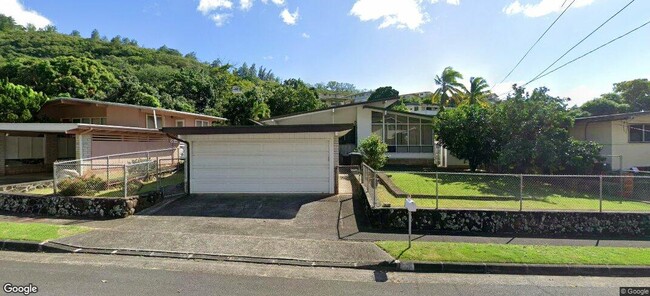 Photo - 1655 Onipaa St
