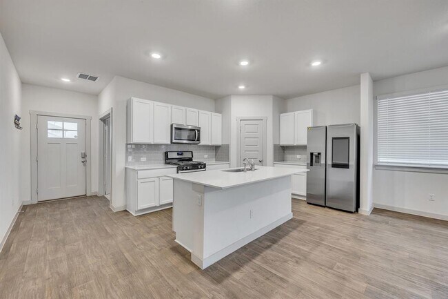 Photo - 210 Big Cypress Byu Rd