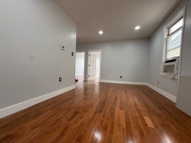 Photo - 162 W 32nd St Unit 2