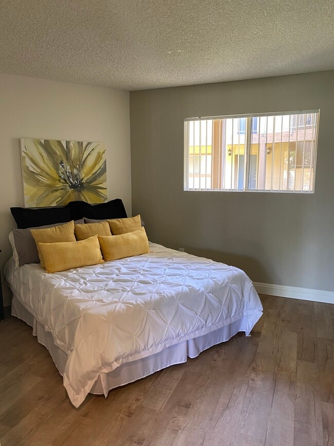 Photo - Mountain Shadows Apartments