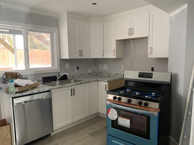 Photo - 3639 Dunsmuir Way