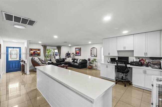 Photo - 3701 NW 114th Ave