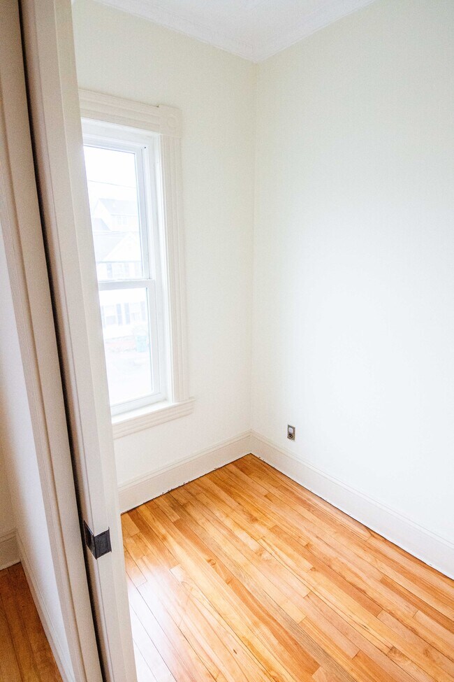 Photo - 235 Mount Hope St Unit B