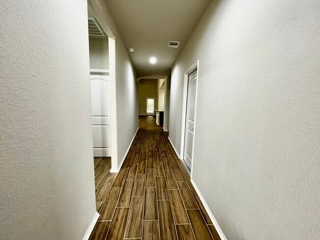 5443 Redwood Summit Ln