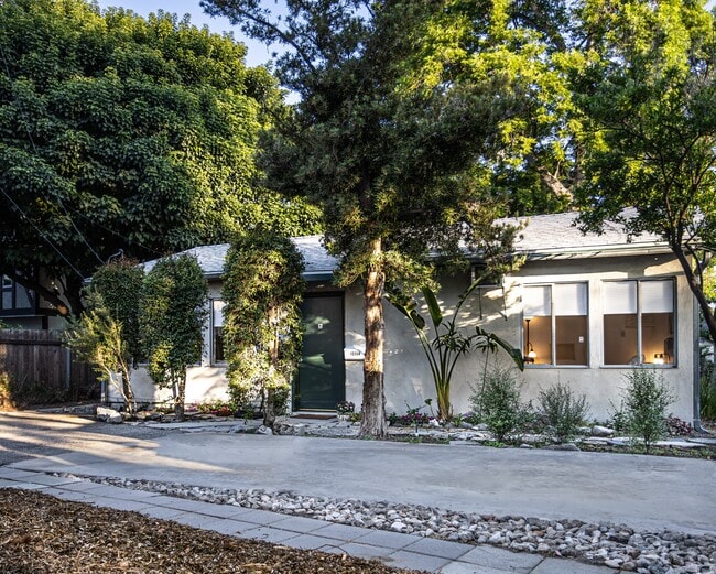 Front of house includes private driveway - 12354 Addison St House