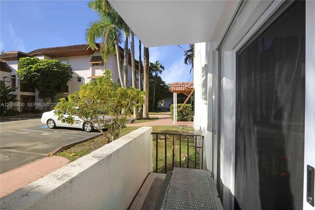 Photo - 9394 SW 77th Ave Unit F4