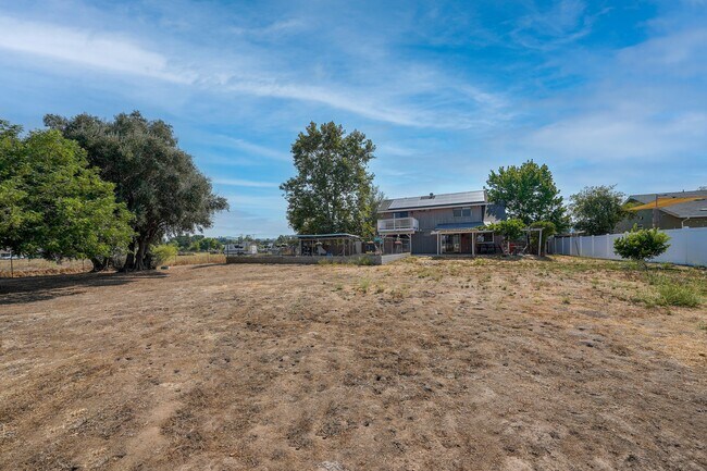 Photo - 1465 Barnett Rd