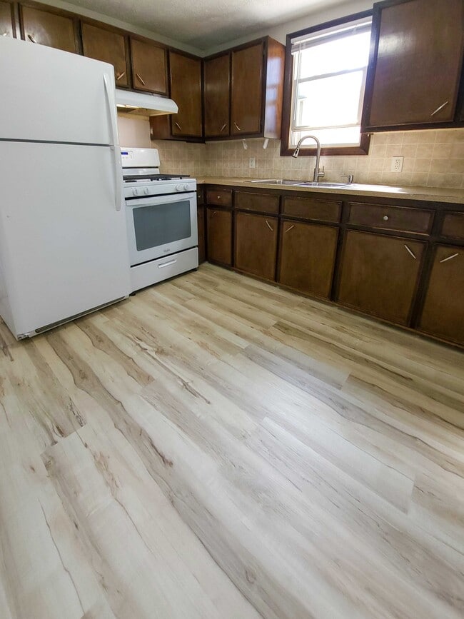 Building Photo - 1027 35th St SW Rental