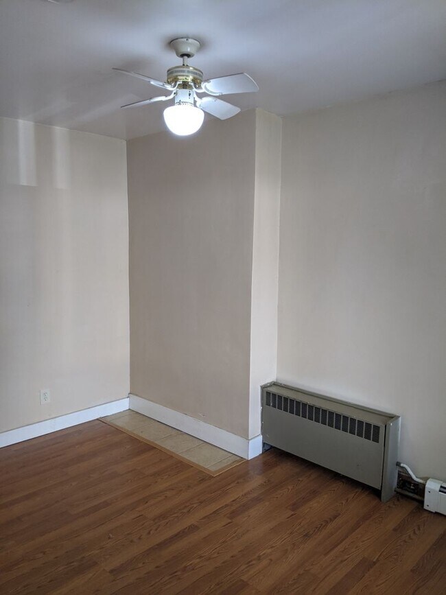 Photo - South Oakland Large and renovated 3 bedroom apartment Must SEE! Unit 2