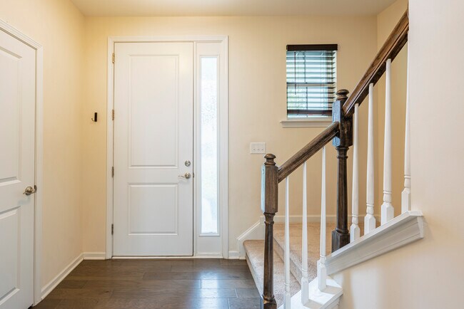 Photo - 503 Waybridge Way
