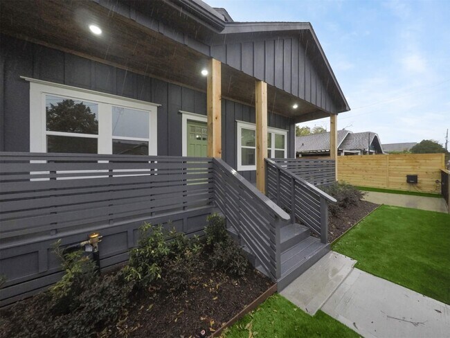 Photo - 1209 Tabor St